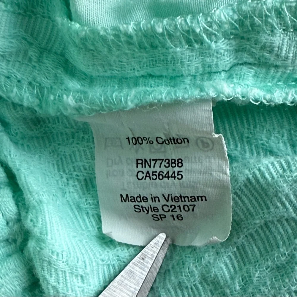 J Crew Women's 4 classic Shorts Cotton Mint Green Textured beach spring summer